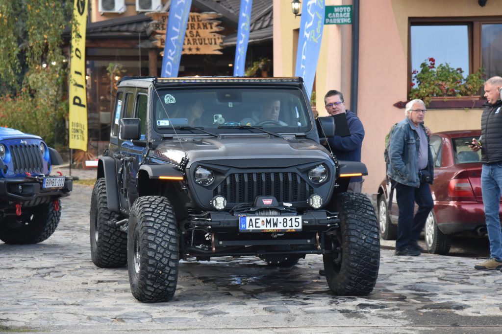 Amatőr off-road autós kalandverseny rajtja 2025-ben Erdélyben, Vársonkolyoson – Bihari Buli, Legend Rally
